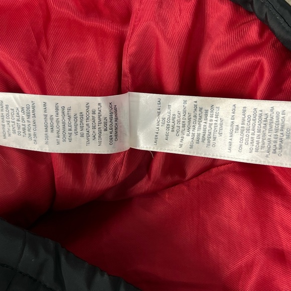 True Religion Black and Red Vest - Picture 6 of 9